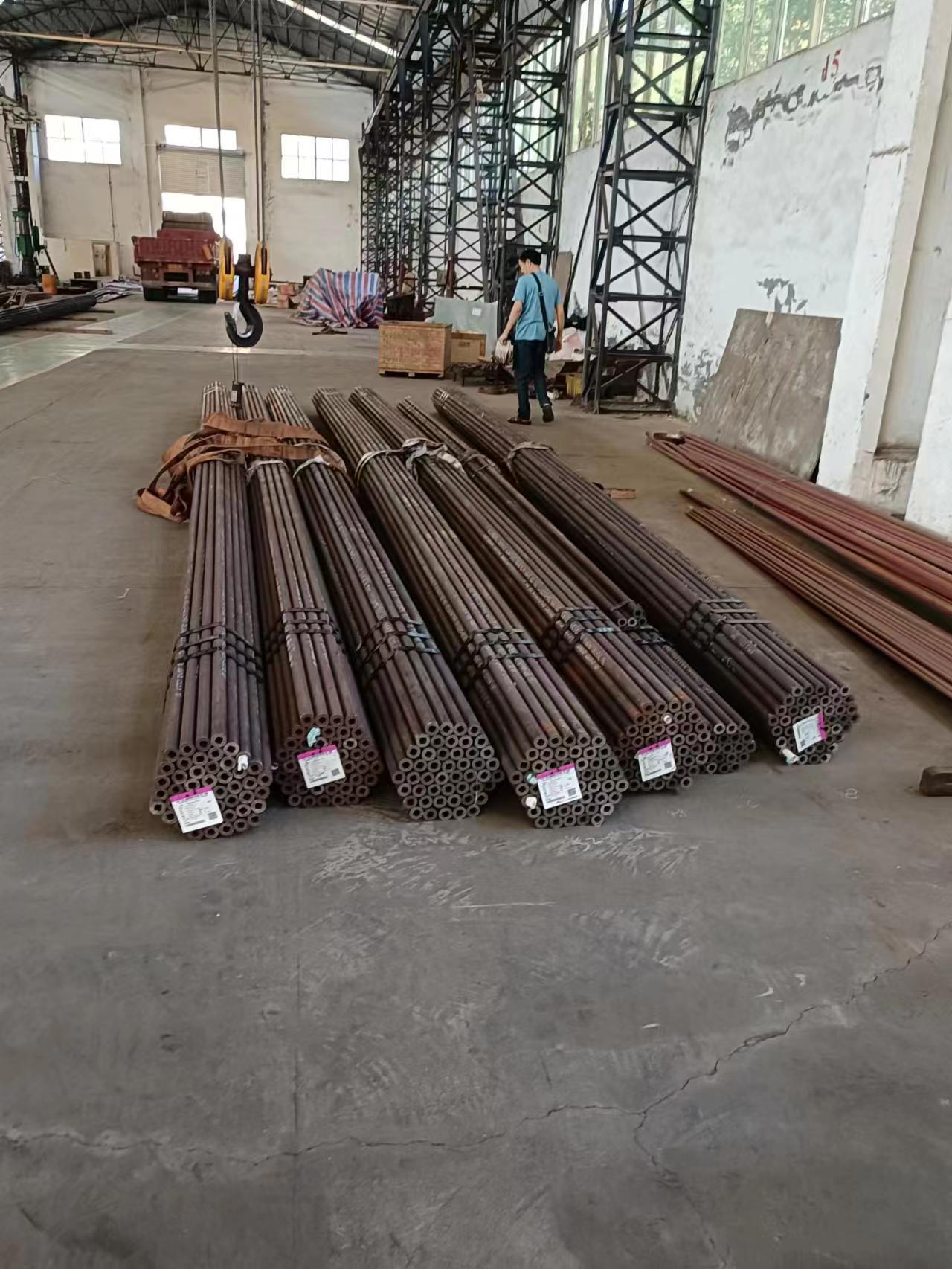 水冷壁前墻管屏\15CrMoG、Φ28.6×5.6mm（內(nèi)螺紋） L=6000mm管屏節(jié)距2×46mm