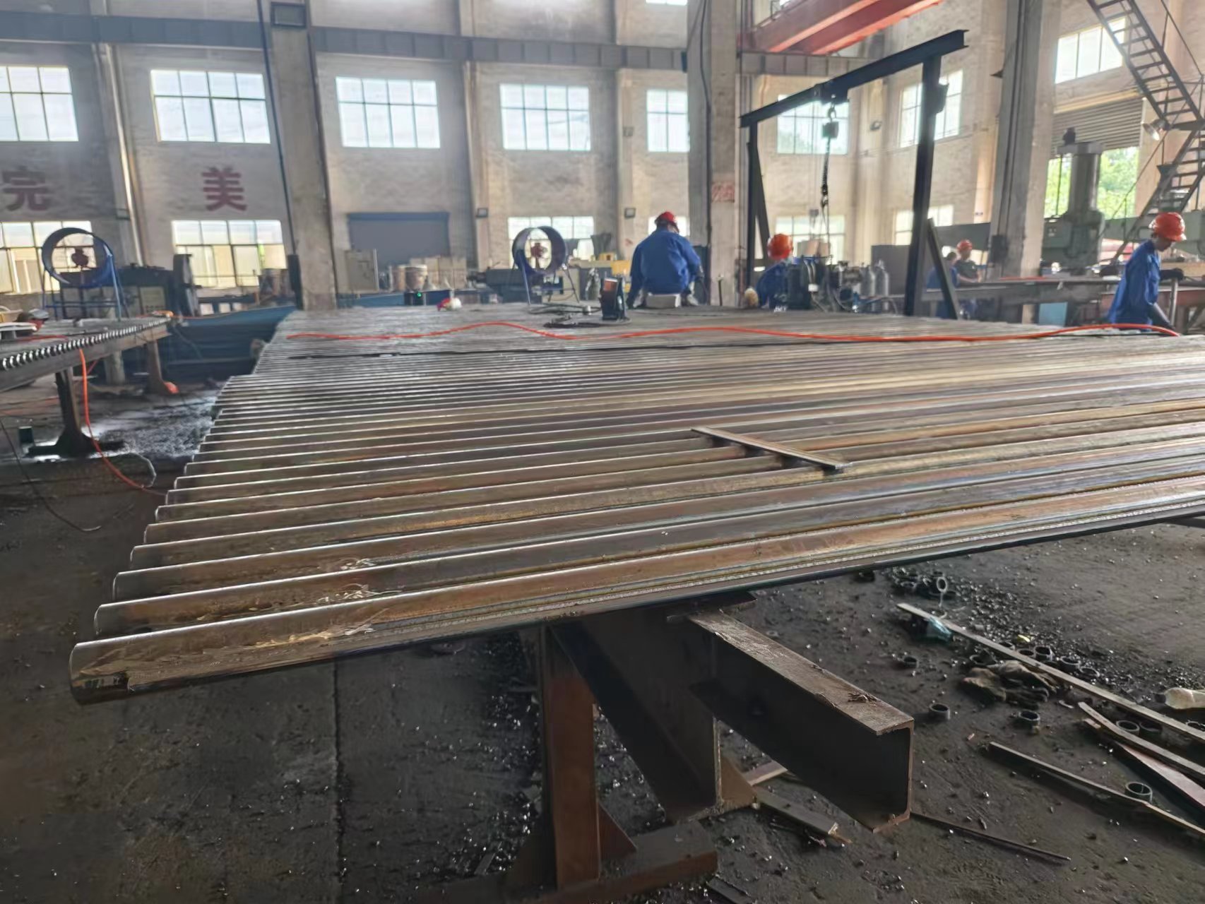 φ60.3×7.5\SA-210C 水冷壁帶鰭片內(nèi)螺紋管，帶鰭片。2）附質(zhì)量證明書，3）品牌：武鍋、東鍋、哈鍋選其一