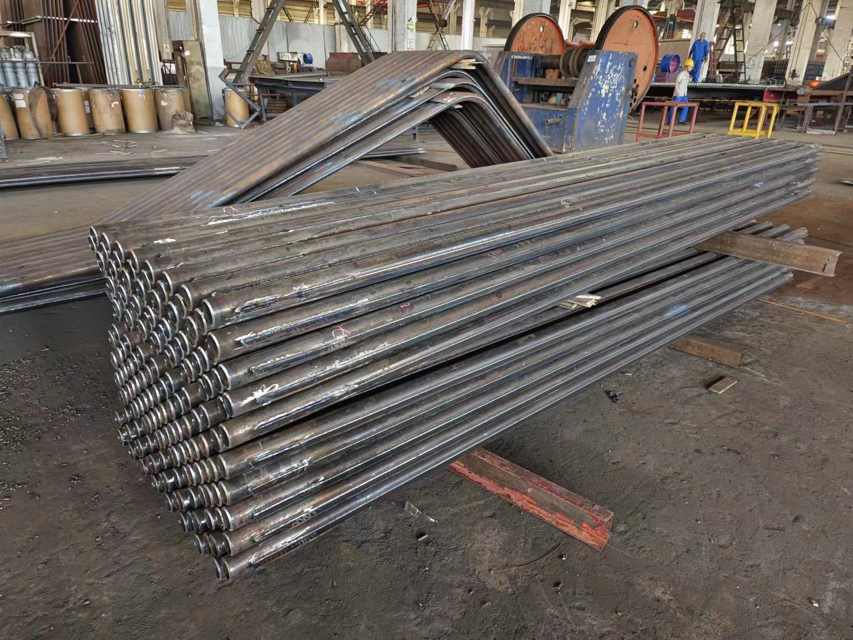 φ60.3×7.5\SA-210C 水冷壁帶鰭片內(nèi)螺紋管，帶鰭片。2）附質(zhì)量證明書，3）品牌：武鍋、東鍋、哈鍋選其一