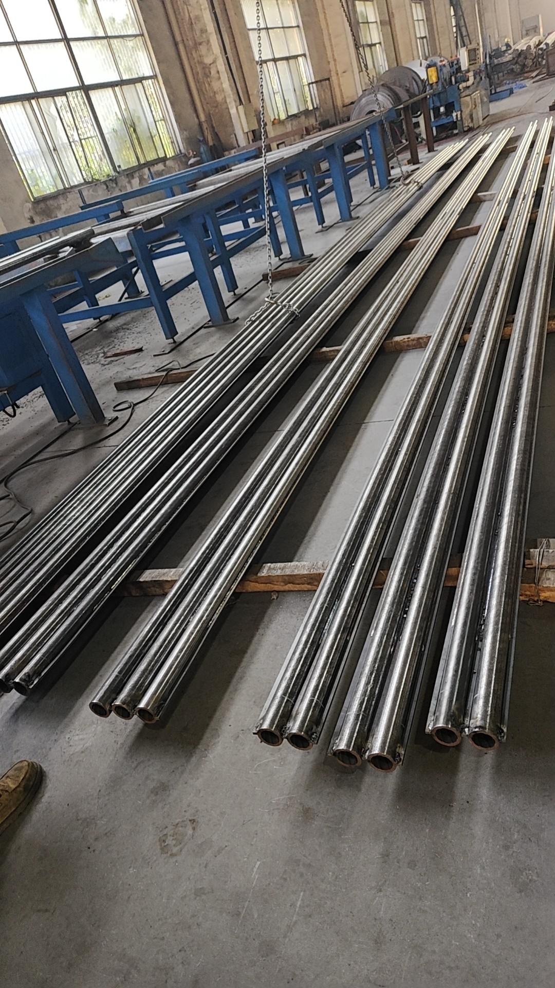 管排長度為6米，每件管排由10根管子組成，管子中心距為54mm，鰭片厚度為6.4mm